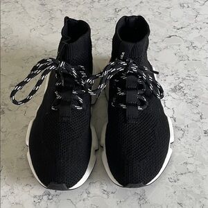 Balenciaga Tess S.Gomma Women’s Black and White Knit Sneakers, 37, preloved